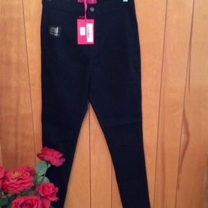 Boohoo Lara ripped knee super skinny jeans